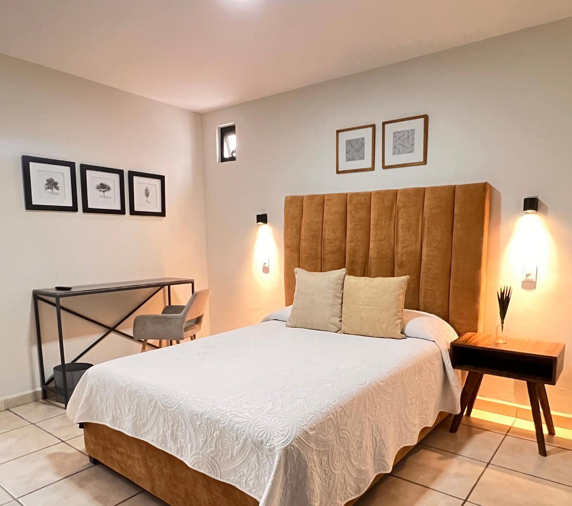 Suites Ciento 37 León Eksteriør bilde