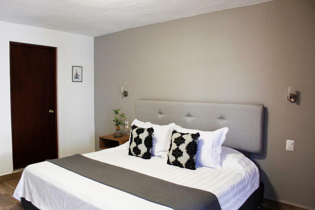 Suites Ciento 37 León Eksteriør bilde